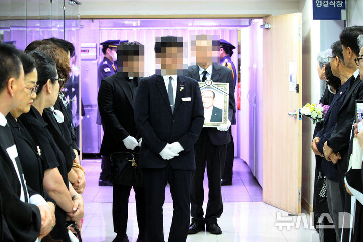 [천안=뉴시스] 최영민 기자=17일 충남 천안시 안서동 단국대학교병원 장례식장에서 고 백인천 감독의 영결식이 진행되고 있다. 2026.08.17 ymchoi@newsis.com