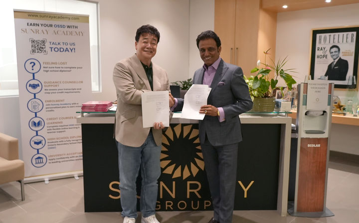 백종원 더본코리아 대표(왼쪽)와 썬레이그룹 라탄 '레이' 굽타 CEO(오른쪽)가 외식사업 협력을 위한 업무협약(MOU)을 체결하는 모습. (사진=더본코리아 제공) *재판매 및 DB 금지