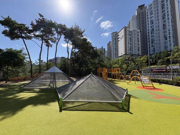 [용인=뉴시스] 삼가동에 조성한 '경기 아이누리놀이터' (사진=용인시 제공) 2026. 08. 18. photo@newsis.com *재판매 및 DB 금지