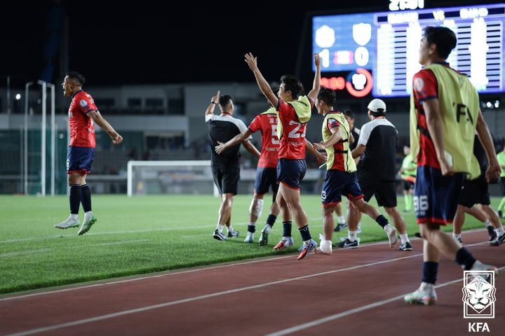 [서울=뉴시스] 세미프로 K3리그 울산시민축구단, 2026~2027시즌 하나은행 코리아컵 3라운드에서 프로축구 K리그1 울산 HD 1-0 격파. (사진=대한축구협회 제공) *재판매 및 DB 금지