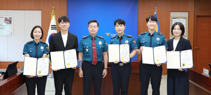 [울산=뉴시스] 울산경찰청은 18일 생성형 AI(인공지능)를 치안 업무에 효과적으로 활용한 직원을 선발·포상하는 행사를 개최했다. (사진=울산경찰청 제공) 2026.08.18. photo@newsis.com *재판매 및 DB 금지