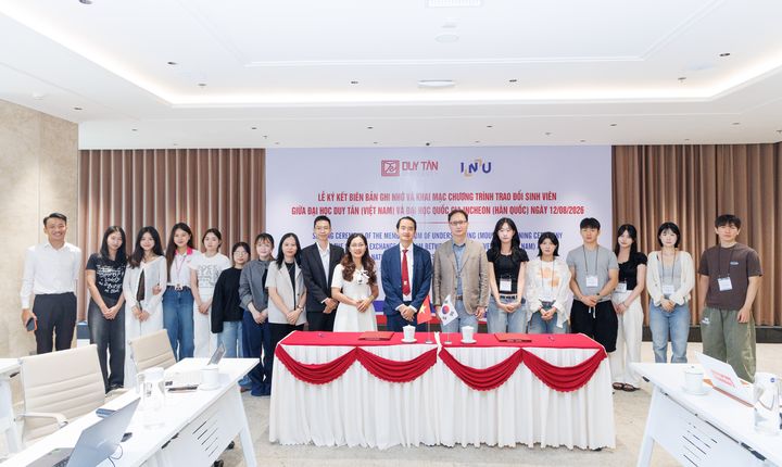 인천대학교와 두이탄 대학교의 한-베 대학 간 교육협력을 위한 업무협약(MOU) 체결식. (사진=인천대 제공) 2026.08.19. photo@newsis.com *재판매 및 DB 금지