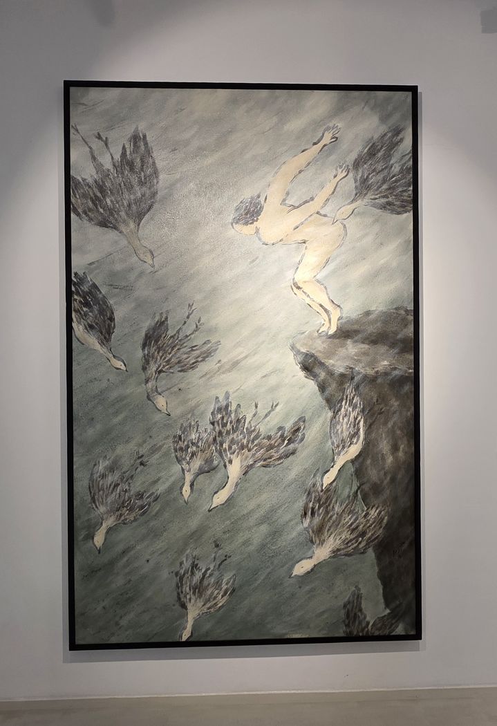 김원숙 개인전 전경. Flight of Hope,2018,acrylic on canvas, 240x147cm *재판매 및 DB 금지