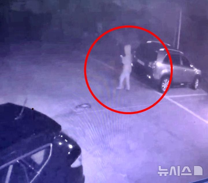 [제주=뉴시스] 제주에서 3개월째 실종 상태인 30대 여성 장미란씨가 지난 5월13일 오전 주거지를 나가는 모습. 이후 행방이 묘연한 상태다. (사진=장미란씨 측 제공) 2026.08.19. photo@newsis.com