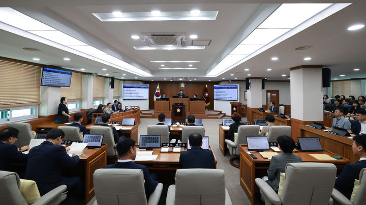 [논산=뉴시스]논산시의회가 19일 한국국방연구원(KIDA) 논산 유치 촉구 결의안을 채택했다. 2026. 08. 19 photo@newsis.com&nbsp; *재판매 및 DB 금지