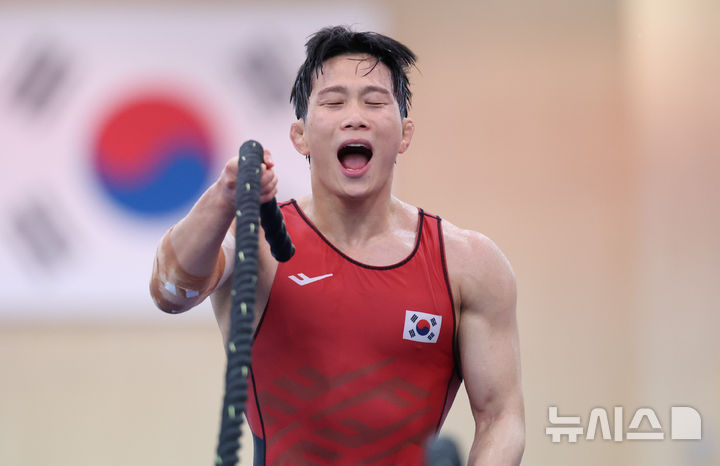 [진천=뉴시스] 황준선 기자 = 레슬링 국가대표 정한재가 19일 충북 진천국가대표선수촌에서 열린 2026 아이치·나고야 아시안게임 대비 레슬링 국가대표 선수단 미디어 데이에서 훈련하고 있다. 2026.08.19. hwang@newsis.com