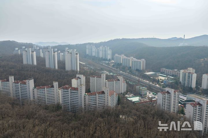[군포=뉴시스] 군포시 산본신도시의 한라주공4단지 1차 아파트가 정비구역 지정을 위한 행정 절차에 본격 착수했다. 사진은 한라주공 1차 아파트 전경. (사진=군포시 제공).2026.08.20.photo@newsis.com