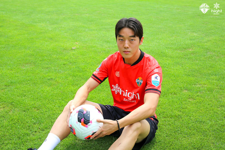 [서울=뉴시스] 프로축구 K리그1 강원FC의 강성윤. (사진=강원FC 제공) 2026.08.20. photo@newsis.com *재판매 및 DB 금지