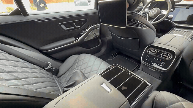 [영월=뉴시스] 김민성 기자 = '더 뉴 메르세데스-벤츠 S 580 4MATIC LONG' 모델 2열에서 바라본 차량 내부 모습. kms@newsis.com. *재판매 및 DB 금지