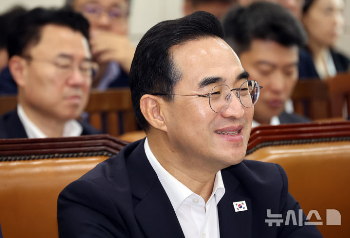 [서울=뉴시스] 최진석 기자 = 박홍근 기획예산처 장관이 20일 여의도 국회에서 열린 재정경제기획위원회 전체회의에 자리하고 있다. 2026.08.20. myjs@newsis.com