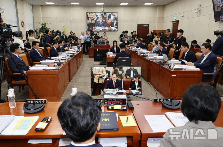 [서울=뉴시스] 최진석 기자 = 20일 여의도 국회에서 국방위원회 전체회의가 열리고 있다. 2026.08.20. myjs@newsis.com