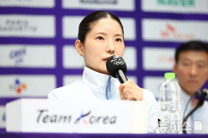 [진천=뉴시스] 황준선 기자 = 여자 펜싱 에뻬 송세라가 20일 오후 충북 진천 국가대표 선수촌에서 열린 2026 아이치·나고야 아시안게임 D-30 미디어 데이에서 발언하고 있다. 2026.08.20. hwang@newsis.com