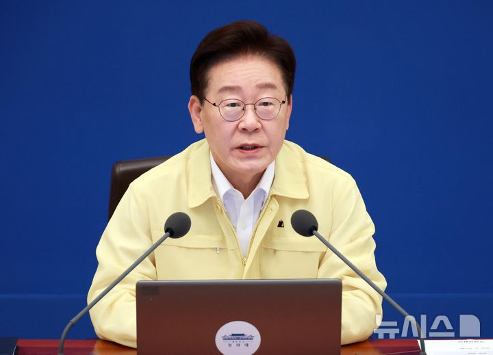 [서울=뉴시스] 김진아 기자 = 이재명 대통령이 20일 청와대에서 열린 수석보좌관회의에서 발언하고 있다. 2026.08.20. bluesoda@newsis.com