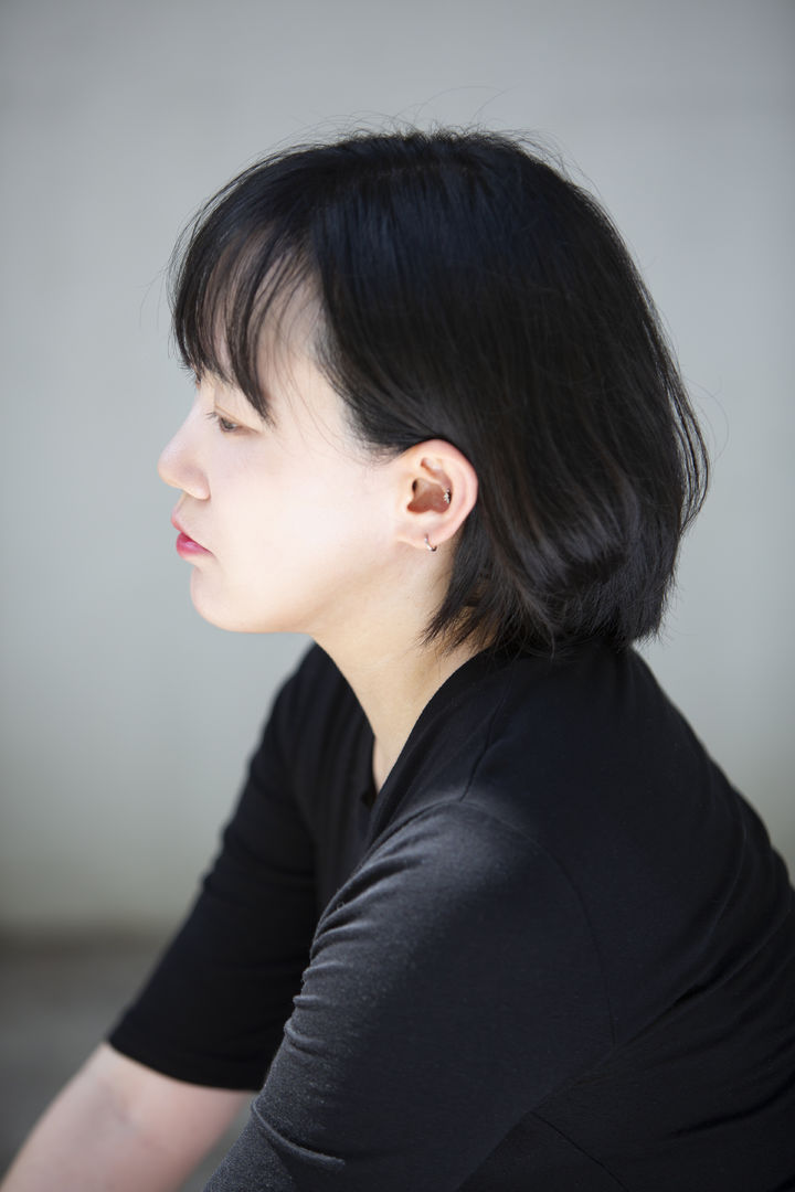 [서울=뉴시스] 작가 송지현. (사진=문학동네 제공 ⓒ송재랑) 2026.08.21. photo@newsis.com *재판매 및 DB 금지