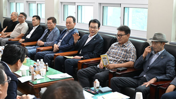 [거창=뉴시스] 이홍기 거창군수 2027년 업무계획 수립을 위한 현장간담회 (사진=거창군 제공) 2026. 08. 21. photo@newsis.com *재판매 및 DB 금지