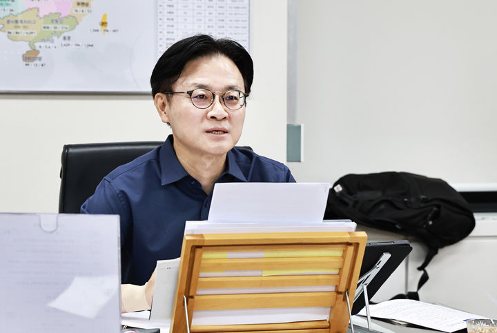 [서울=뉴시스] 김정관 산업통상부 장관이 21일 서울 종로구 정부서울청사에서 '대중(對中) 소비재 수출 점검회의'를 주재하고 있다. (사진=산업통상부 제공) 2026.08.21. photo@newsis.com *재판매 및 DB 금지