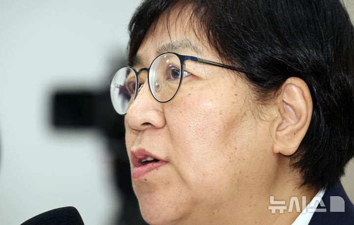 [서울=뉴시스] 최진석 기자 = 정은경 보건복지부 장관이 지난달 21일 여의도 국회에서 열린 연금개혁특별위원회 전체회의에서 의원 질의에 답하고 있는 모습. 2026.08.21. myjs@newsis.com