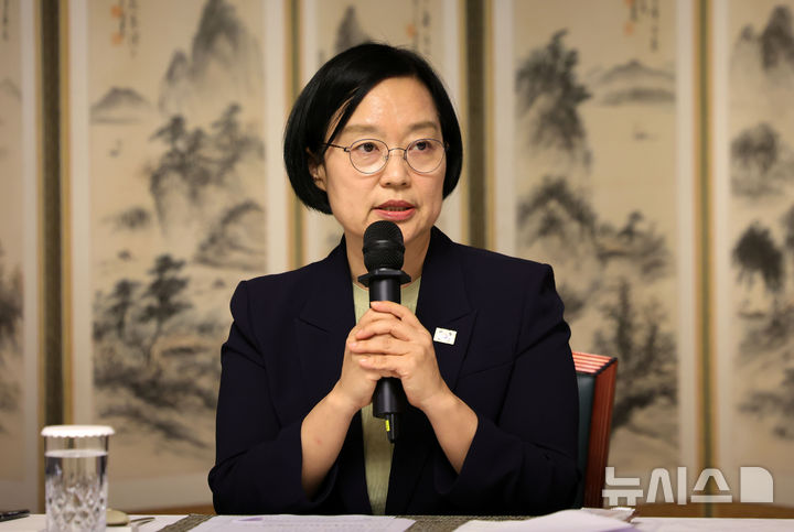 [서울=뉴시스] 홍효식 기자 = 한성숙 국무총리가 21일 서울 종로구 국무총리 공관에서 열린 주택공급 관련 서울 구청장 간담회에서 발언하고 있다. 2026.08.21. yesphoto@newsis.com