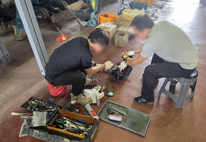 [부산=뉴시스] 부산시 농업기술센터는 내달 3~4일 이틀간 오전10시와 오후 1시 등 하루 2차례씩 '하반기 동력예초기 정비·점검 및 안전사용 교육'을 운영한다고 23일 밝혔다. (사진=부산시 농업기술센터 제공) 2026.08.23. hoto@newsis.com *재판매 및 DB 금지