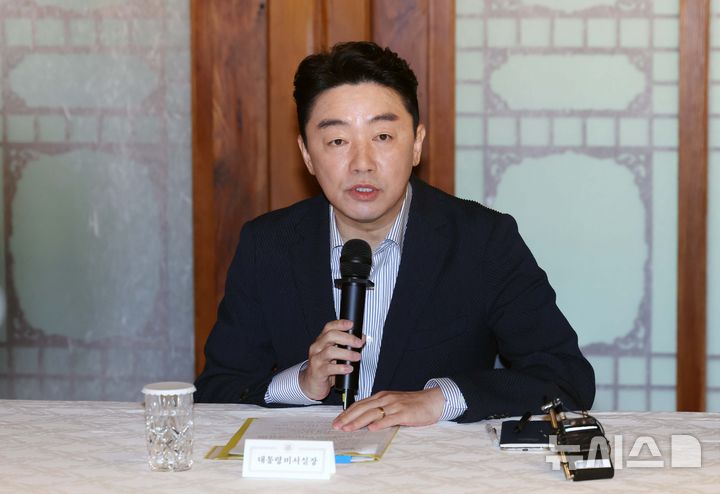[서울=뉴시스] 최동준 기자 = 강훈식 대통령비서실장이 23일 서울 종로구 총리공관에서 열린 고위당정협의회에서 인사말을 하고 있다.(공동취재) 2026.08.23. photocdj@newsis.com