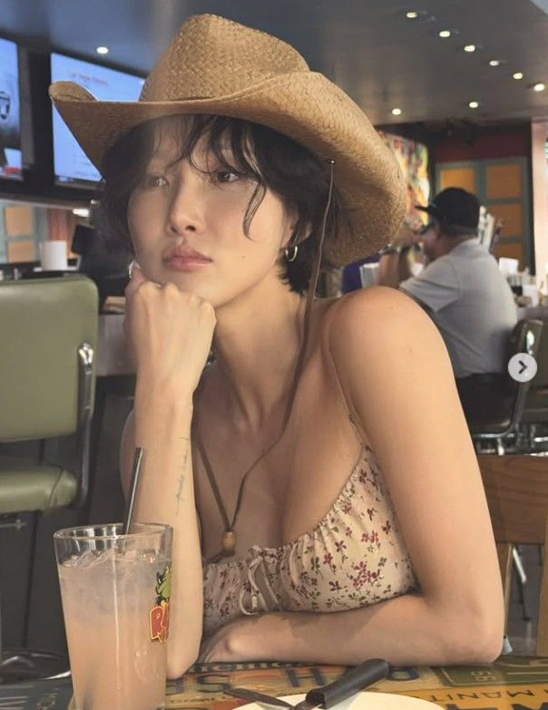 [서울=뉴시스] 화사 (사진= 화사 SNS 캡처 ) 2026.08.24. photo@newsis.com *재판매 및 DB 금지