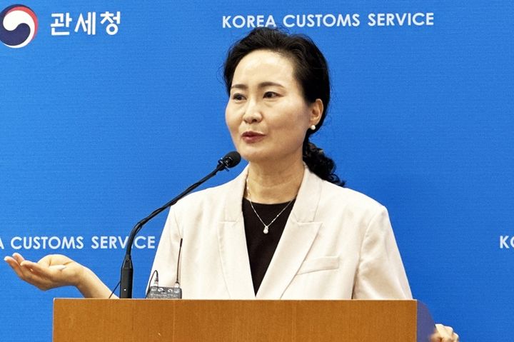 [대전=뉴시스] 24일 이진희 관세청 통관국장이 정부대전청사 브리핑룸에서 전자상거래 전용 통관플랫폼 구축 및 시범 운영에 대해 설명하고 있다. kys0505@newsis.com *재판매 및 DB 금지
