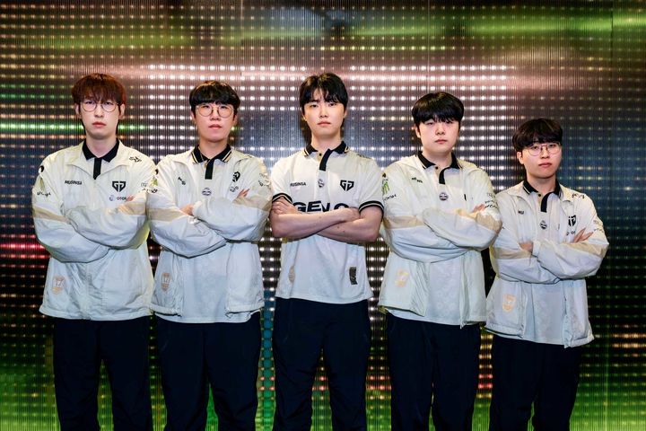 [서울=뉴시스] 젠지가 한화생명e스포츠의 막판 추격을 뿌리치고 3년 연속 LCK 정규 시즌 정상에 올랐다. (사진=라이엇게임즈 제공) *재판매 및 DB 금지