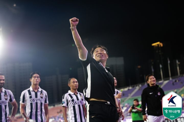 [서울=뉴시스] 프로축구 K리그1 FC서울의 김기동 감독. (사진=한국프로축구연맹 제공) 2026.08.22. photo@newsis.com *재판매 및 DB 금지