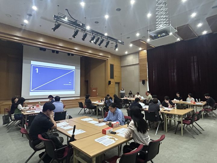 [세종=뉴시스]성남시 소재 9개 공공기관이 참여하는 성남시 공공기관협의회가 2026년 ESG 공동 활동 계획을 수립을 위해 회의를 진행하고 있다.(사진= 한난 제공) *재판매 및 DB 금지
