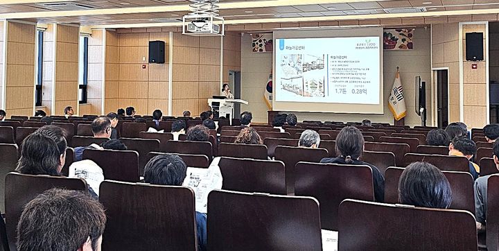 [평창=뉴시스] 로컬푸드 기획생산출하회 신규 농업인과 기존 회원을 대상으로 2차 보수교육이 진행되고 있다. (사진=평창군 제공) 2026.08.24. photo@newsis.com *재판매 및 DB 금지