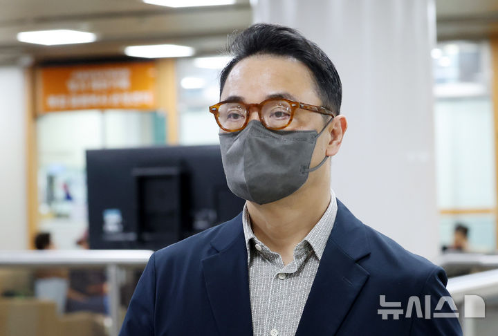 '양평 개발 특혜' 김건희 여사 오빠 김진우씨 공판 출석