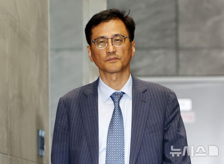 [서울=뉴시스] 이영환 기자 = 아울러 특검팀은 국회 국정조사특별위원회의 송파 개표소 등에 대한 현장검증 실시 여부가 불투명해짐에 따라, 오는 31일 이후 준비기간 내 취할 수 있는 조치에 대한 법률 검토도 병행하고 있다. 사진은 이 특검. 2026.08.28. 20hwan@newsis.com