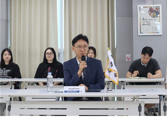 [세종=뉴시스] 국립종자원은 볼리비아와 에콰도르, 온두라스, 자메이카, 페루 등 중남미 5개국 농업 관계 공무원 12명을 초청해 지난 23일부터 2주간 '품종보호제도 및 재배 심사기술 역량강화 연수'를 추진 중이라고 25일 밝혔다. (사진=국립종자원 제공) 2026.08.25. photo@newsis.com *재판매 및 DB 금지