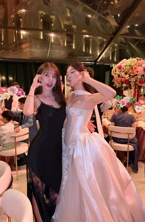 [서울=뉴시스] 윤은혜와 아덴조 (사진= 윤은혜 SNS 캡처 ) 2026.08.25. photo@newsis.com *재판매 및 DB 금지