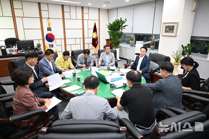 [완주=뉴시스] 전북 완주군의회가 내년 세계청년대회를 앞두 '초남이성지' 교통대책 논의에 나섰다. (사진=완주군의회 제공) 2026.08.25. photo@newsis.com *재판매 및 DB 금지