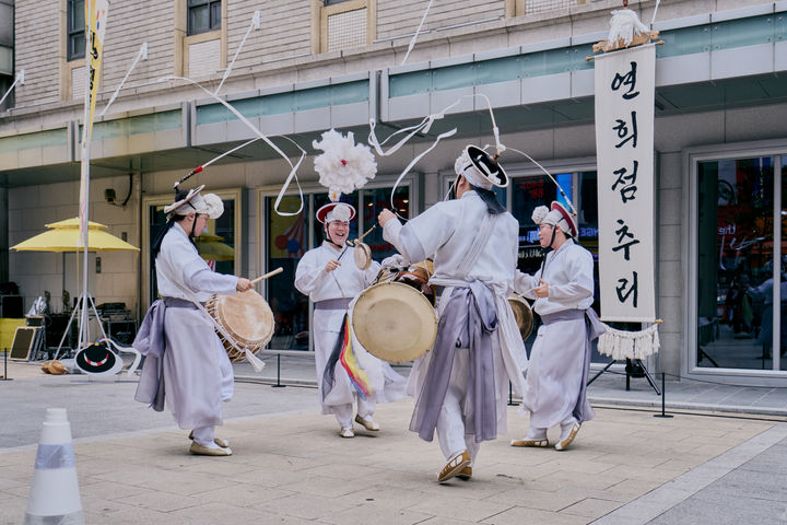 국립극단 '한낮의 명동극' 연희점추리의 '사자특공대 백수지왕'. (사진=국립극단 제공) *재판매 및 DB 금지