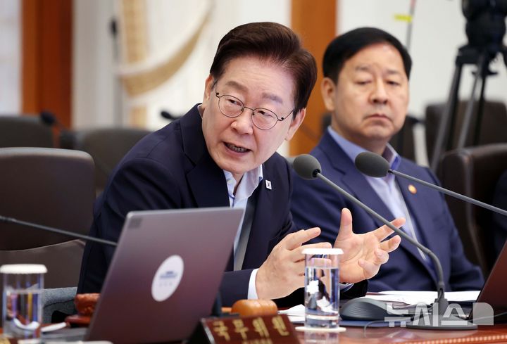 [서울=뉴시스] 김진아 기자 = 이재명 대통령이 25일 청와대에서 열린 제37회 국무회의에서 발언하고 있다. 2026.08.25. bluesoda@newsis.com