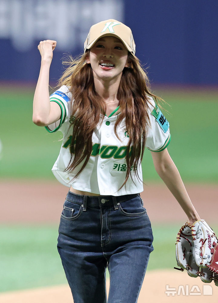 시구 산다라박, 키움 파이팅
