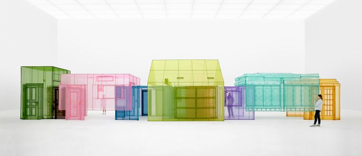 〈둥지_들〉, 2024, 폴리에스터 õ, 스테인리스 스틸, 410.1×2,148.7×375.4cm. 작가, 리만머핀, 빅토리아 미로 제공, 제네시스 제작 후원 서도호 사진_ 전택수 *재판매 및 DB 금지