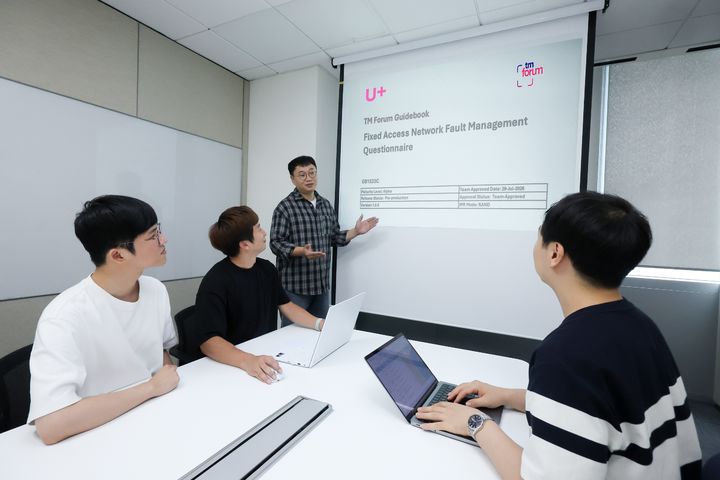 [서울=뉴시스]글로벌 통신사업자들이 유선 가입자망(Fixed Access Network) 자율 운영 역량을 동일한 기준으로 평가할 수 있는 기반을 LG유플러스가 마련했다. (사진=LGU+ 제공) *재판매 및 DB 금지