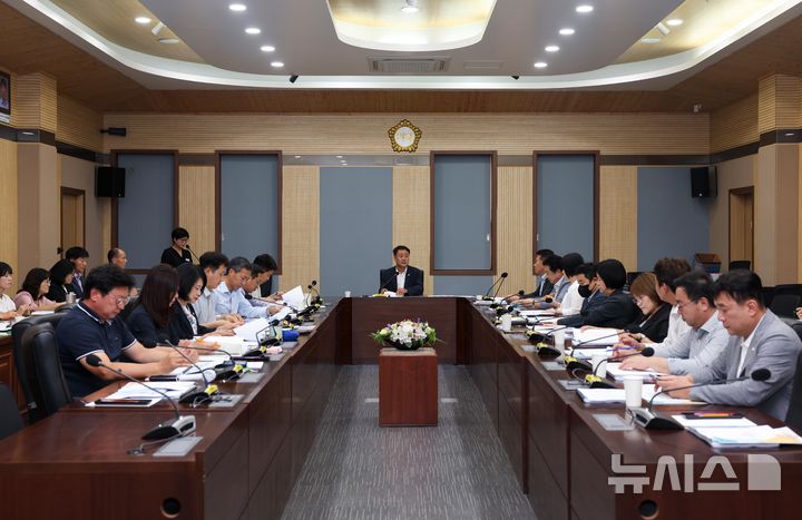 [평택=뉴시스] 평택시의회 8월 정기 의원 간담회 모습 (사진=평택시의회 제공) 2026.08.26.photo@newsis.com 