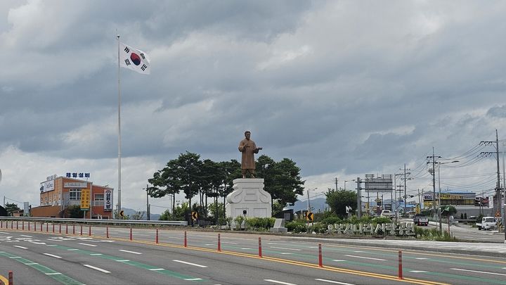 충남권 최대 50㎜ 소나기에도…33도 폭염에 열대야까지