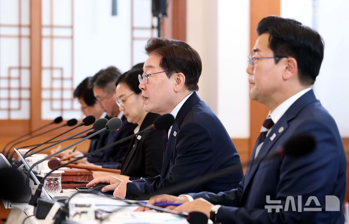 [서울=뉴시스] 조성봉 기자 = 이재명 대통령이 26일 청와대에서 열린 제10회 중앙지방협력회의에서 발언하고 있다. (청와대통신사진기자단) 2026.08.26. suncho21@newsis.com