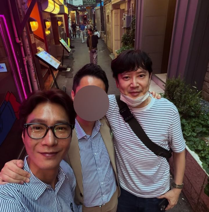 [서울=뉴시스] 고지용과 김진, 지인 (사진= 고지용 SNS 캡처 ) 2026.08.27. photo@newsis.com *재판매 및 DB 금지