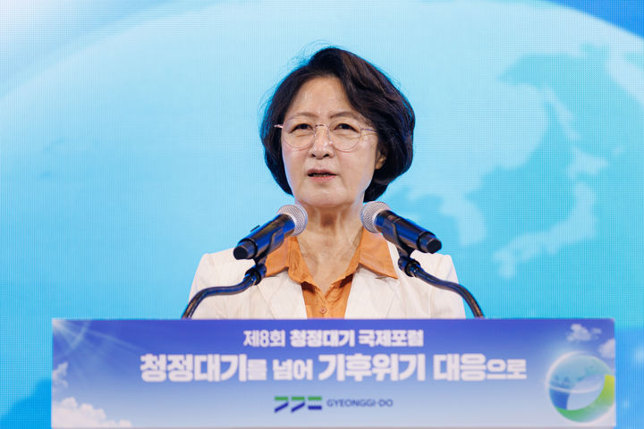[수원=뉴시스] 추미애 경기도지사가 27일 판교에서 열린 제8회 청정대기 국제포럼에서 발언하고 있다. (사진=경기도 제공) 2026.08.27. photo@newsis.com *재판매 및 DB 금지
