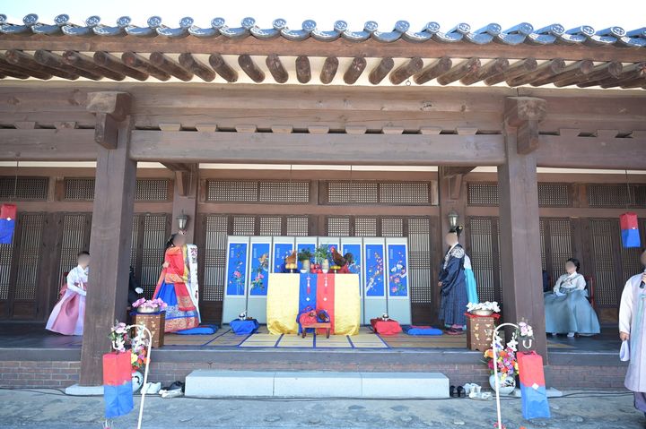 [창원=뉴시스] 경남 창원시 창원의집 전통혼례. (사진=창원시 제공) 2026.08.27. photo@newsis.com *재판매 및 DB 금지
