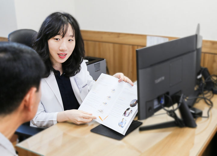 [서울=뉴시스] 27일 의료계에 따르면 하지불안증후군은 다리를 움직이고 싶은 강한 충동과 함께 다리에 불편한 감각이 나타나는 신경계 질환이다. (사진=세란병원 제공) 2026.08.27. photo@newsis.com *재판매 및 DB 금지