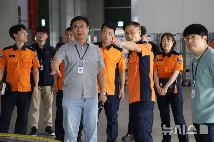 인천소방본부장, 대형 물류창고 화재안전 현장 점검