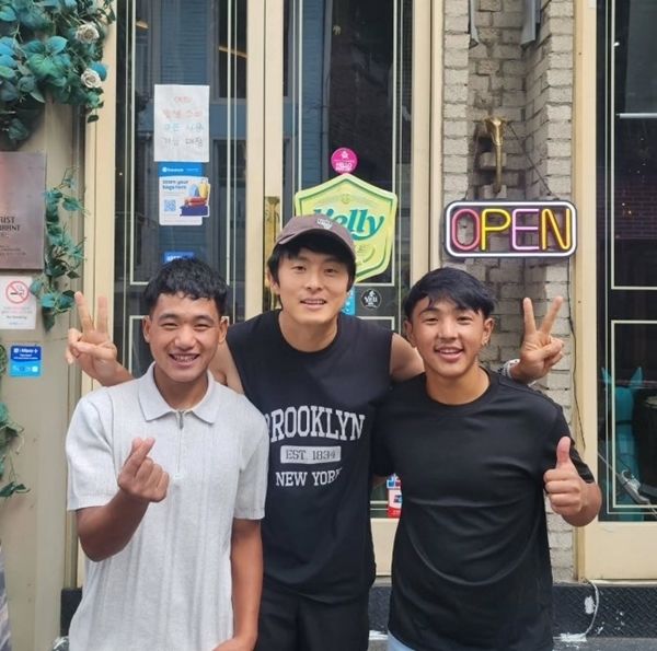 [서울=뉴시스] 기안84가 네팔 대홍수 소식에 예능 프로그램을 통해 인연을 맺은 라이와 타망의 안부를 전했다. (사진 = 인스타그램 캡처) 2026.08.28. photo@newsis.com *재판매 및 DB 금지