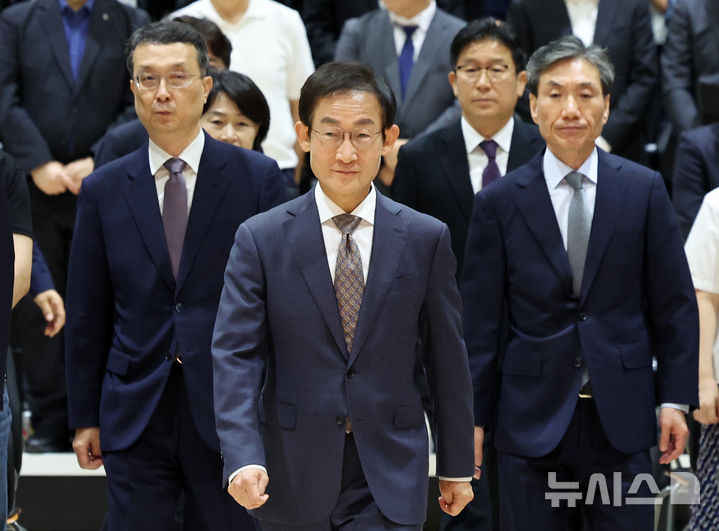 [서울=뉴시스] 김금보 기자 = 김호철 감사원장이 28일 오전 서울 종로구 감사원에서 열린 개원 78주년 감사의 날 기념식에 참석하고 있다. 2026.08.28. kgb@newsis.com